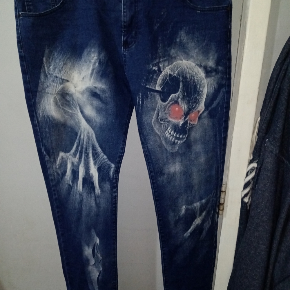 Skull skinny jeans